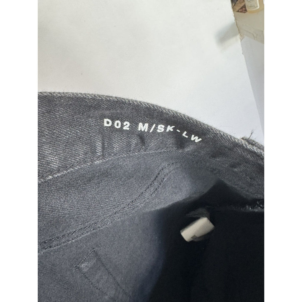 Saint Laurent Knee rip haw hem d02 31