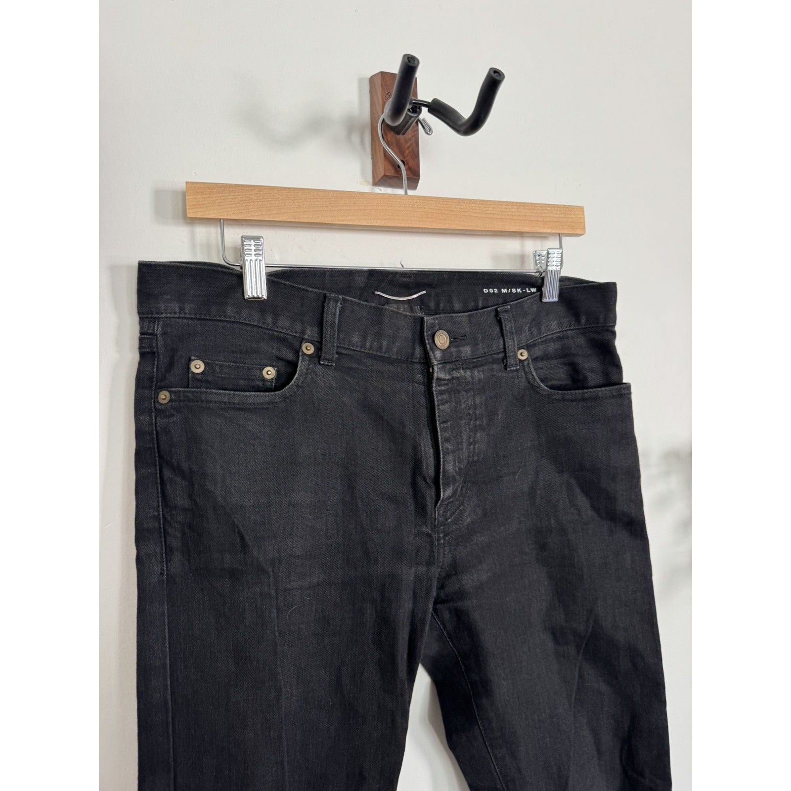 Saint Laurent Knee rip haw hem d02 31