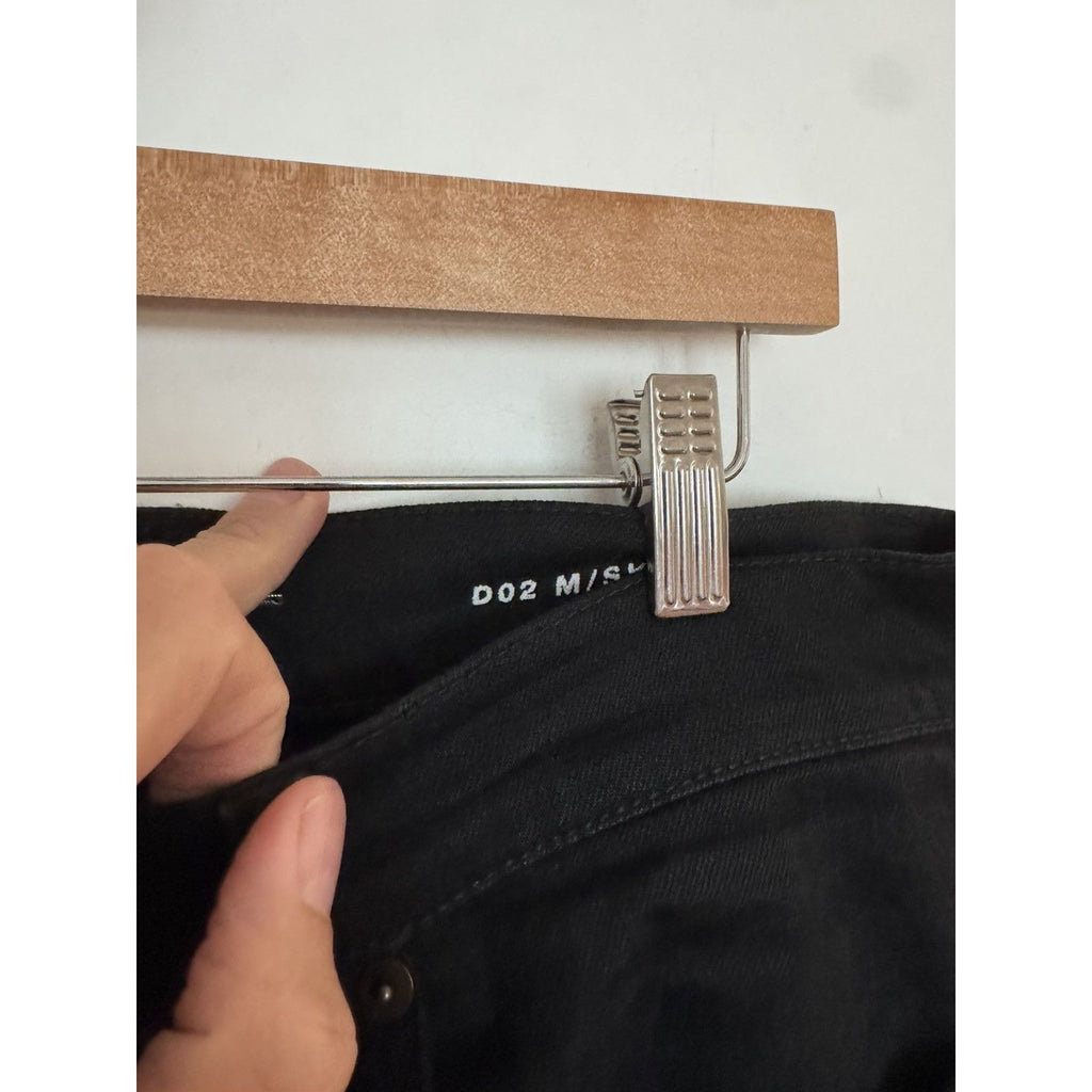 Saint Laurent Knee slit d02 31