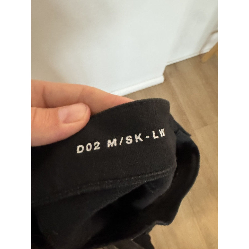 Saint Laurent Knee slit d02 31